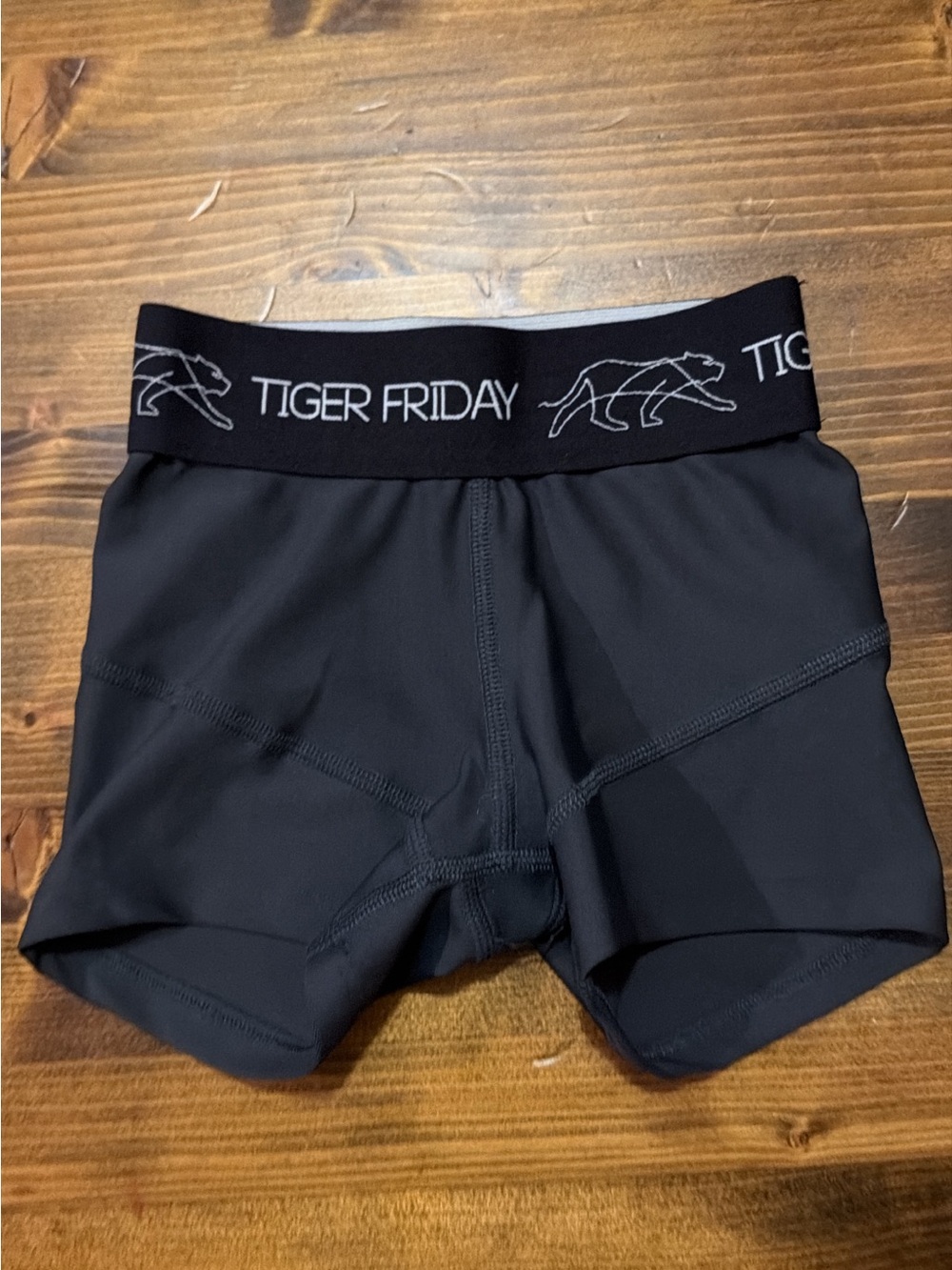 Tiger Friday Logo shorts child medium